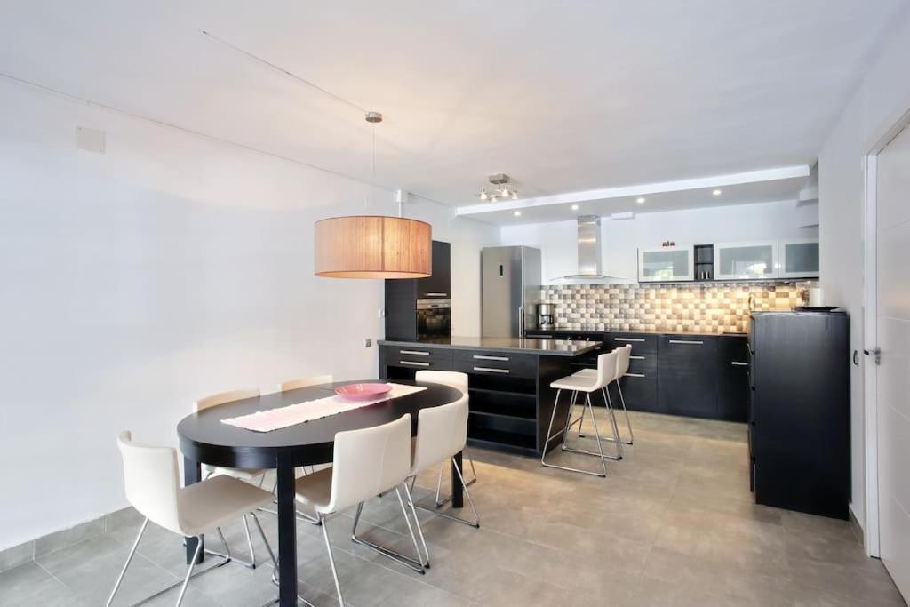 Playa Paraiso 79 - Townhouse At The For Up To 7 Guests Manilva